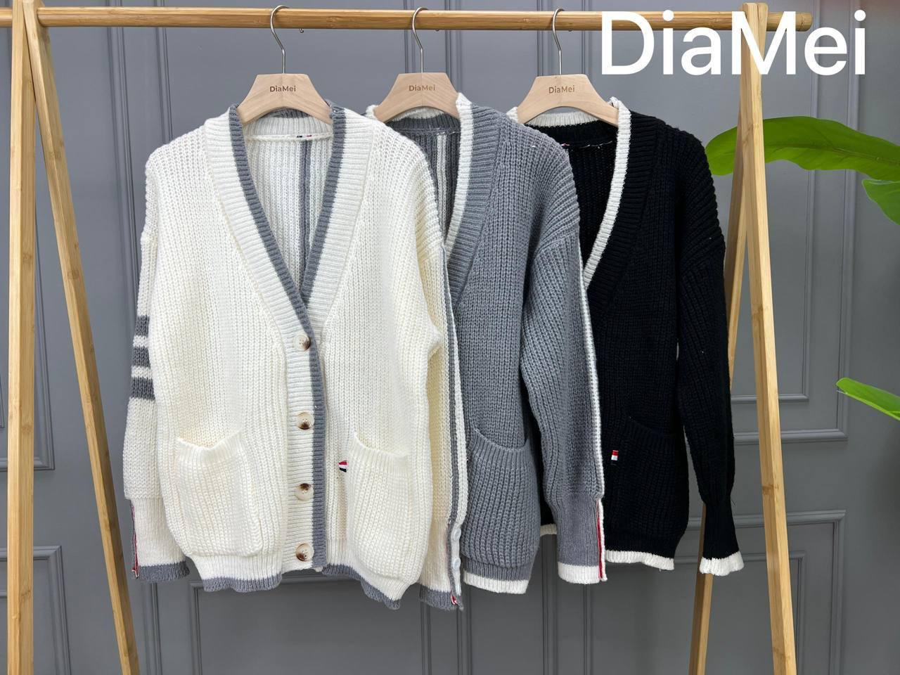 🧥 Трикотажные кардиганы с контрастной отделкой